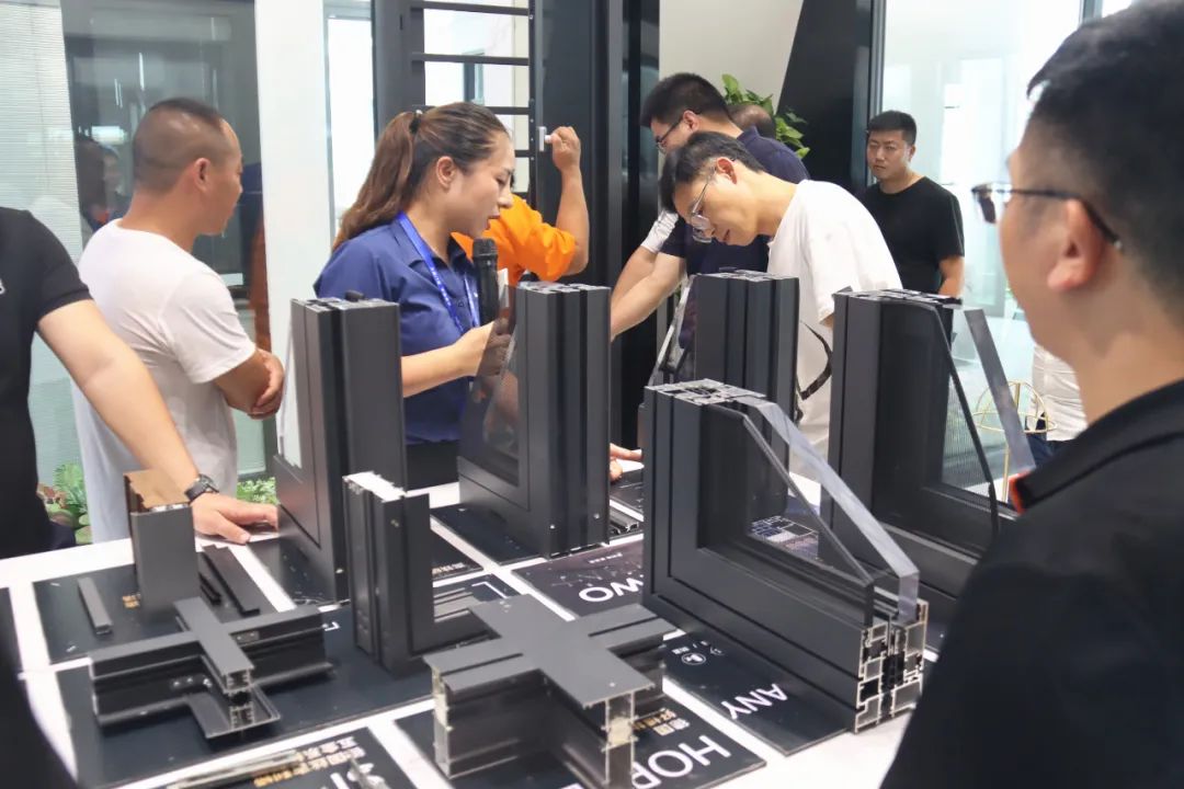客户参观